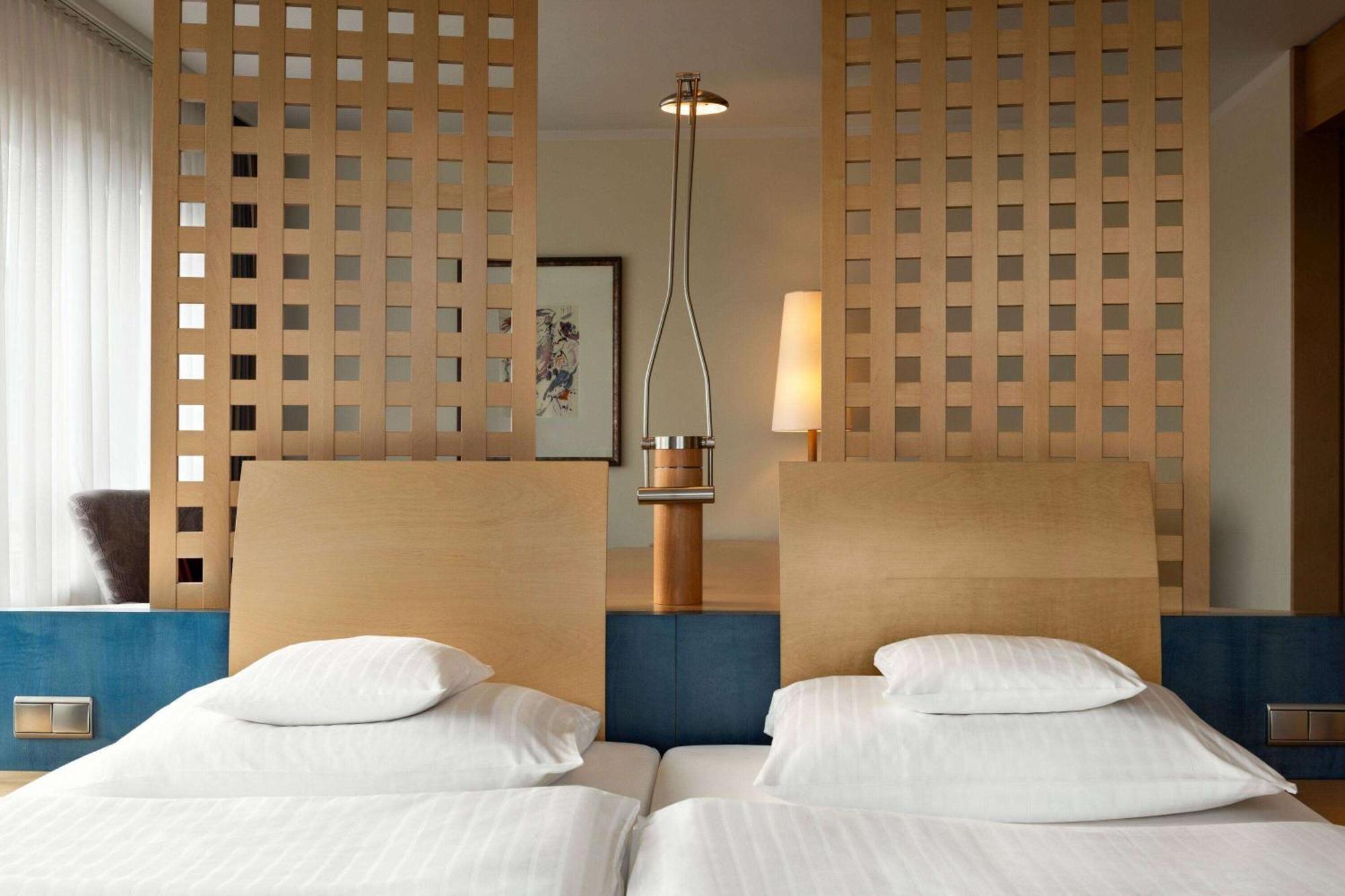 Vienna House By Wyndham Remarque Osnabrueck Hotel Exterior photo